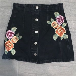 TOPSHOP black jean skirt with floral stitching